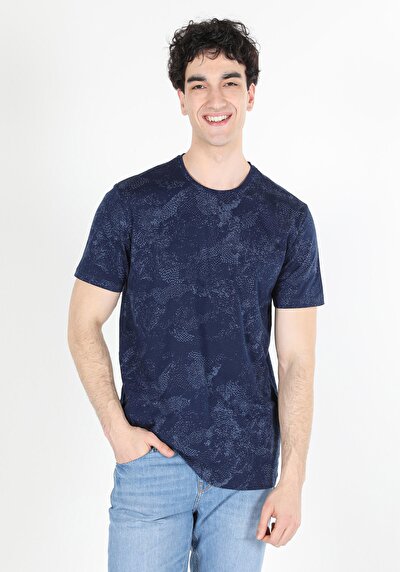 صورة من أزرق بحري للرجال تي شيرت بأكمام قصيرة