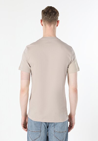 صورة من بيج للرجال تي شيرت بأكمام قصيرة