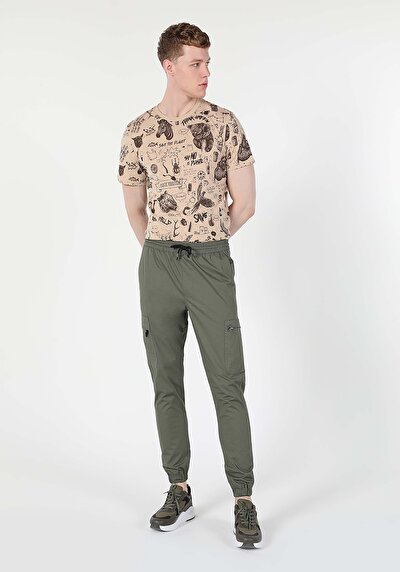 صورة من كاكي للرجال بناطيل