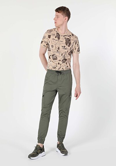 صورة من كاكي للرجال بناطيل