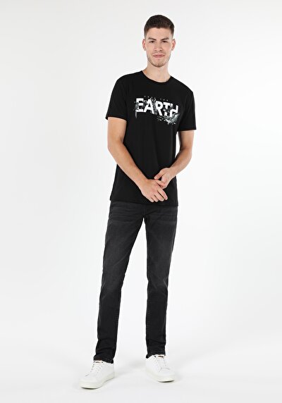 صورة من أسود للرجال تي شيرت بأكمام قصيرة