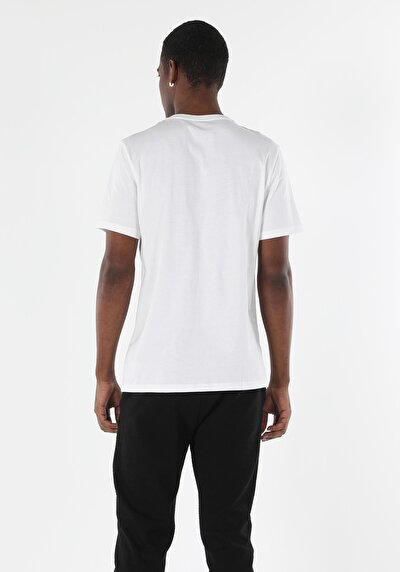 صورة من أبيض للرجال تي شيرت بأكمام قصيرة