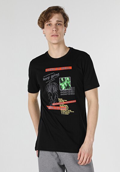 صورة من أسود للرجال تي شيرت بأكمام قصيرة