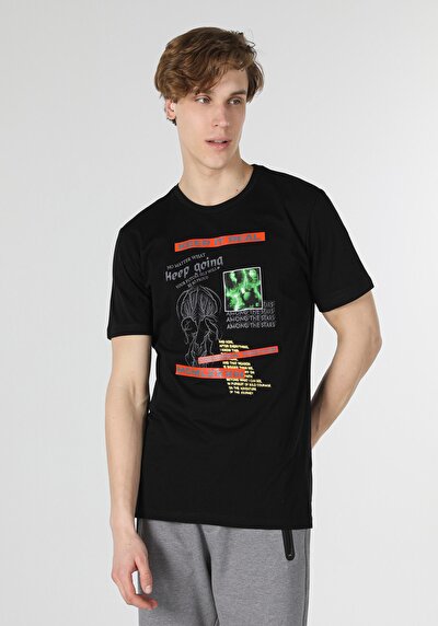 صورة من أسود للرجال تي شيرت بأكمام قصيرة