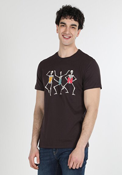 صورة من أنتراسيت للرجال تي شيرت بأكمام قصيرة