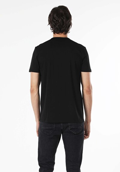 اعرض التفاصيل لـ أسود للرجال تي شيرت بأكمام قصيرة