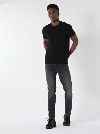 اعرض التفاصيل لـ أسود للرجال تي شيرت بأكمام قصيرة