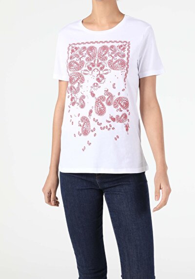 صورة من أبيض للنساء تي شيرت بأكمام قصيرة