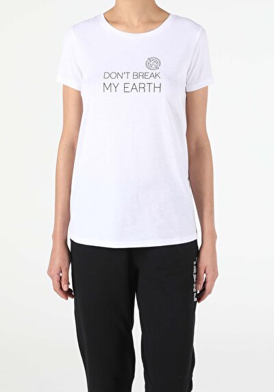 اعرض التفاصيل لـ أبيض للنساء تي شيرت بأكمام قصيرة