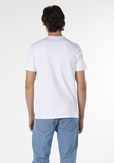 صورة من أبيض للرجال تي شيرت بأكمام قصيرة