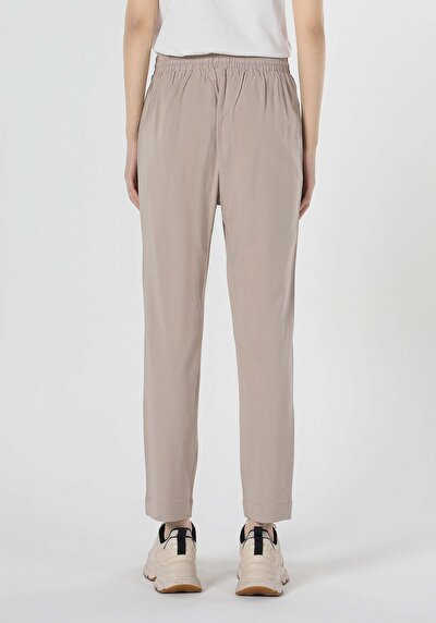 صورة من بيج للنساء بناطيل