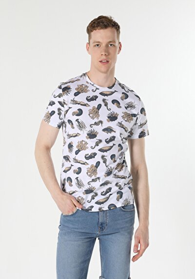 صورة من رقبة مستديرة مطبوعة للرجال أبيض بأكمام قصيرة تي شيرت