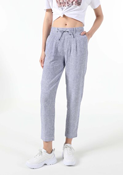 صورة من أزرق للنساء بناطيل