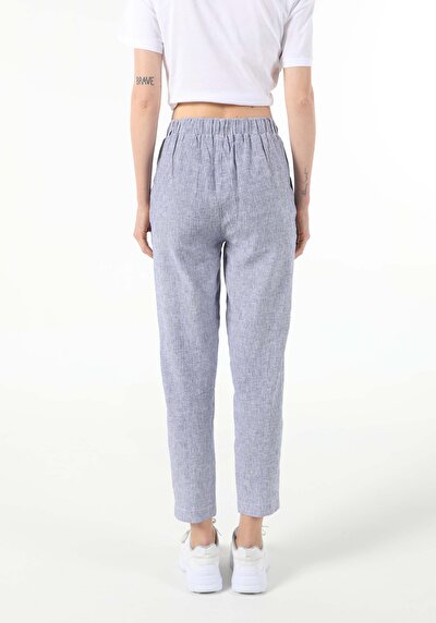 صورة من أزرق للنساء بناطيل