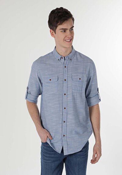 صورة من أزرق للرجال قميص  كم طويل