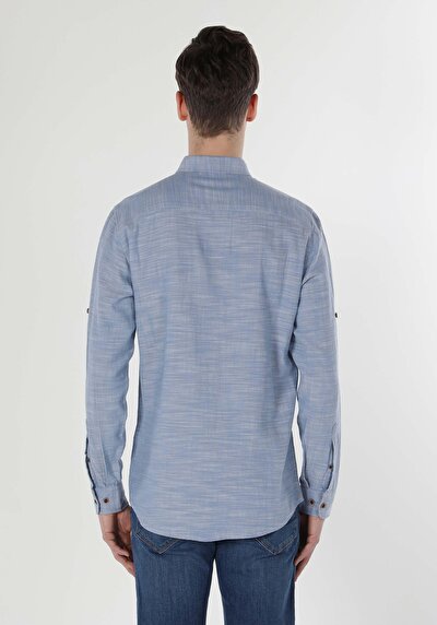 صورة من أزرق للرجال قميص كم طويل