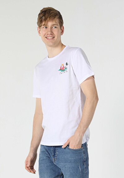 صورة من أبيض للرجال تي شيرت بأكمام قصيرة