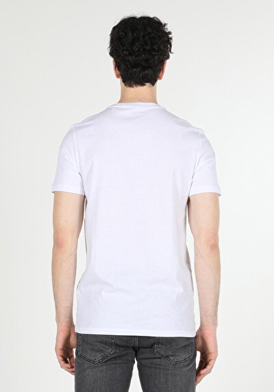 صورة من أبيض للرجال تي شيرت بأكمام قصيرة