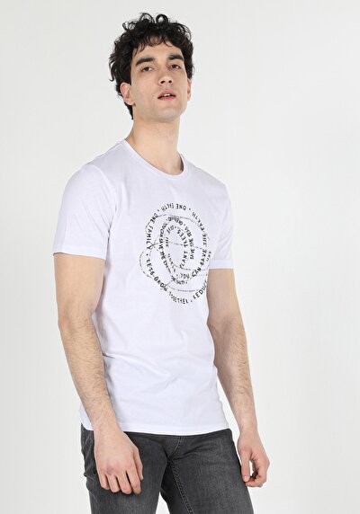 صورة من أبيض للرجال تي شيرت بأكمام قصيرة