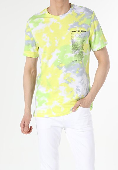 صورة من أصفر للرجال تي شيرت بأكمام قصيرة