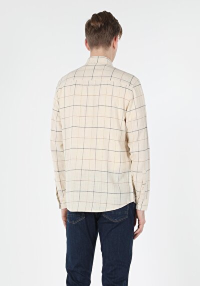 صورة من أبيض للرجال قميص كم طويل