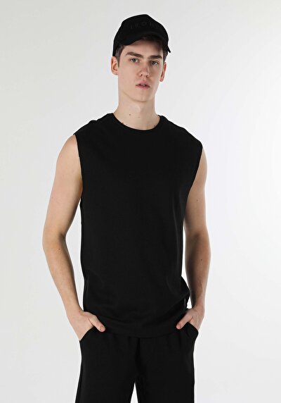 صورة من أسود للرجال رياضي