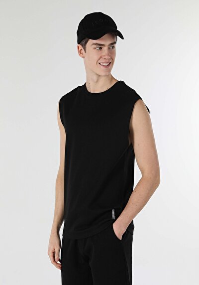 صورة من أسود للرجال رياضي