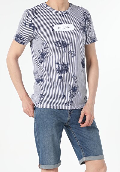 صورة من أزرق للرجال تي شيرت بأكمام قصيرة