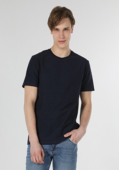 صورة من أزرق بحري للرجال تي شيرت بأكمام قصيرة