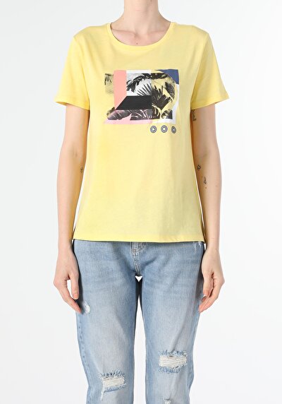 اعرض التفاصيل لـ أصفر للنساء تي شيرت بأكمام قصيرة