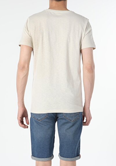 صورة من بيج للرجال تي شيرت بأكمام قصيرة