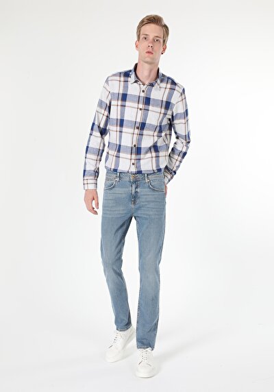 صورة من أزرق للرجال بناطيل