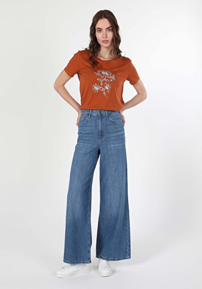 صورة من أزرق للنساء بناطيل