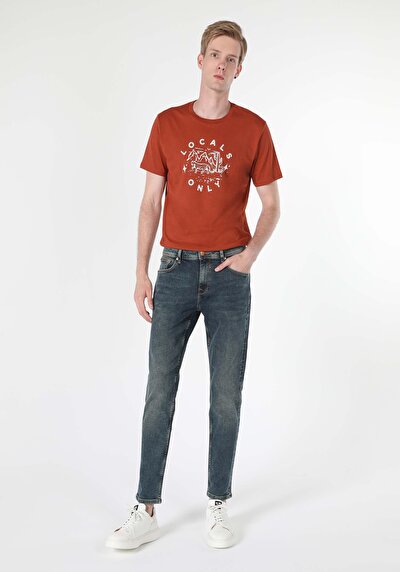 صورة من أزرق للرجال بناطيل