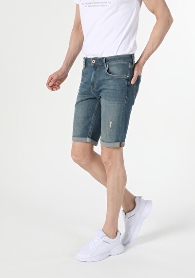 صورة من دينيم للرجال شورت