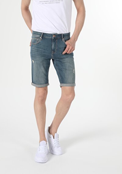 صورة من دينيم للرجال شورت