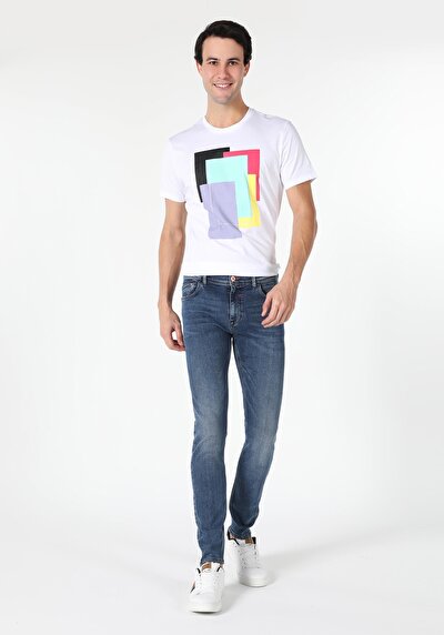 صورة من أزرق للرجال بناطيل