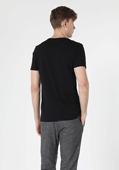 اعرض التفاصيل لـ أسود للرجال تي شيرت بأكمام قصيرة