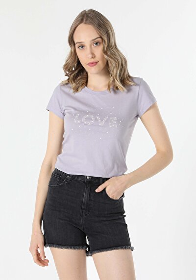 صورة من أرجواني للنساء تي شيرت بأكمام قصيرة