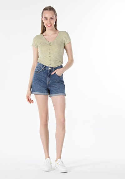 صورة من  للنساء تي شيرت بأكمام قصيرة