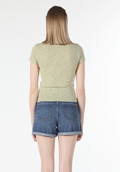 اعرض التفاصيل لـ  للنساء تي شيرت بأكمام قصيرة