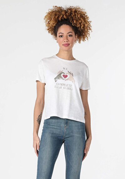 اعرض التفاصيل لـ أبيض للنساء تي شيرت بأكمام قصيرة