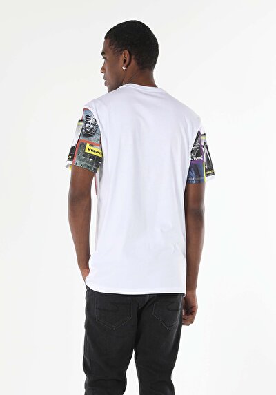 صورة من أبيض للرجال تي شيرت بأكمام قصيرة