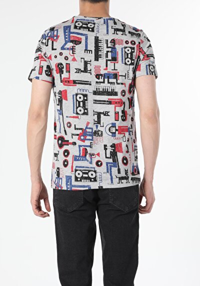 صورة من رمادي للرجال تي شيرت بأكمام قصيرة