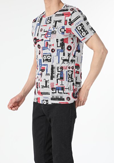 صورة من رمادي للرجال تي شيرت بأكمام قصيرة