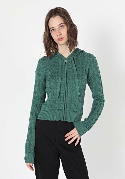 صورة من أخضر للنساء كنزة