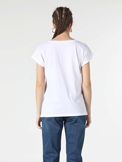 اعرض التفاصيل لـ أبيض للنساء تي شيرت بأكمام قصيرة