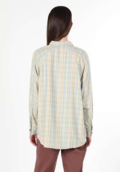 صورة من بيج للنساء قميص كم طويل