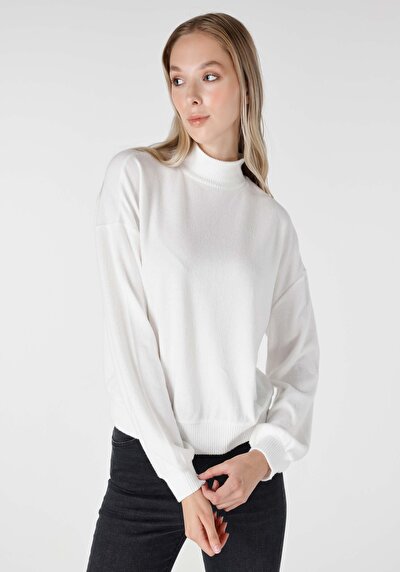 صورة من أبيض للنساء تي شيرت كم طويل