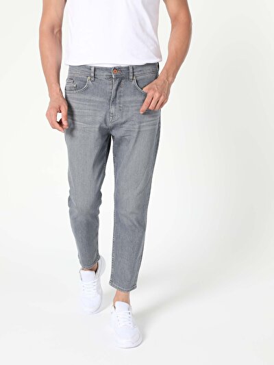 صورة من دينيم للرجال بناطيل